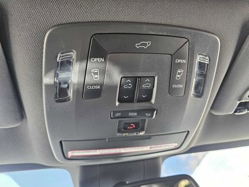 Used 2023 Toyota Sienna XSE w/ XSE Plus Package image 22