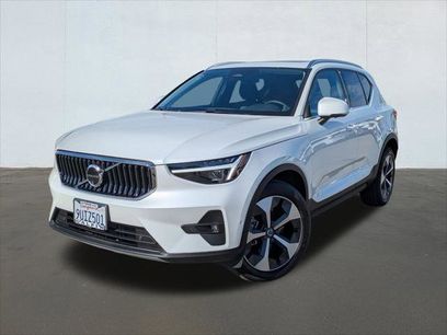 Used 2025 Volvo XC40 B5 Plus w/ Protection Package Premier