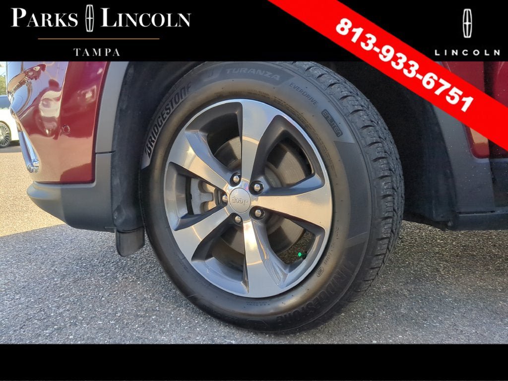 Used 2019 Jeep Cherokee Limited w/ Technology Group AWD/4WD image 35
