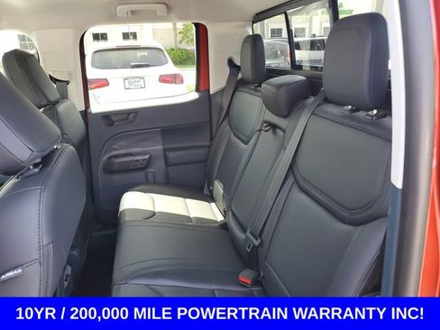 Used 2024 Ford Maverick Lariat w/ Black Appearance Package AWD/4WD image 25