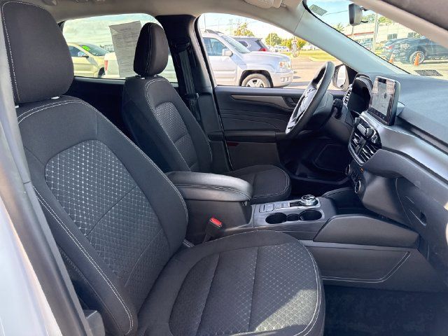 Used 2025 Ford Escape Active AWD/4WD image 13