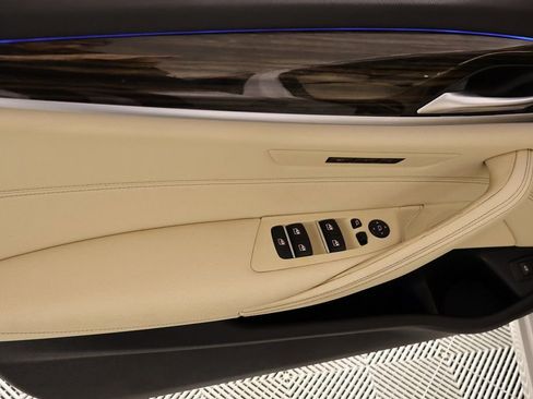 Used 2023 BMW 530i xDrive w/ Convenience Package image 18