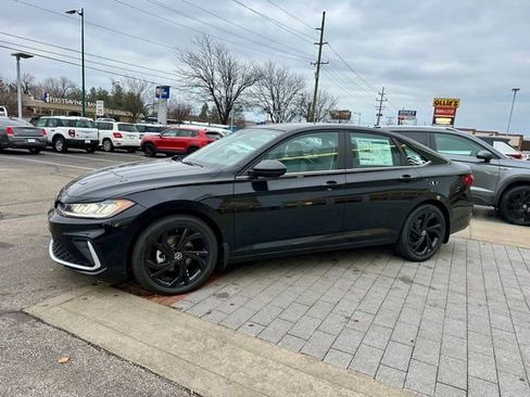 New 2026 Volkswagen Jetta SE FWD image 3