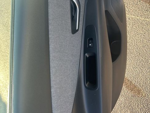 Used 2025 Hyundai Elantra Limited image 31