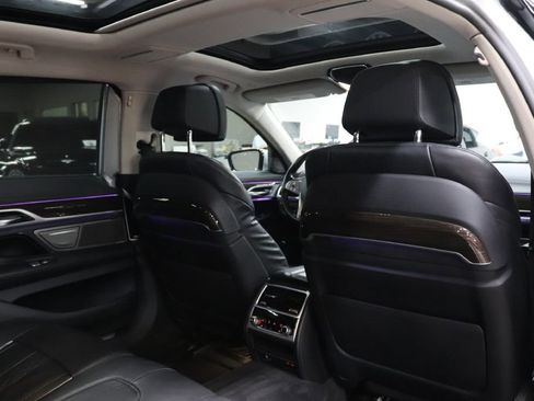 Used 2020 BMW 740i image 21