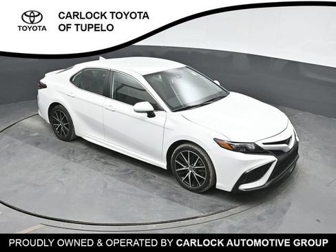 Used 2024 Toyota Camry SE FWD image 31