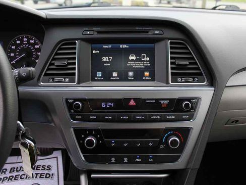 Used 2016 Hyundai Sonata SE FWD image 21
