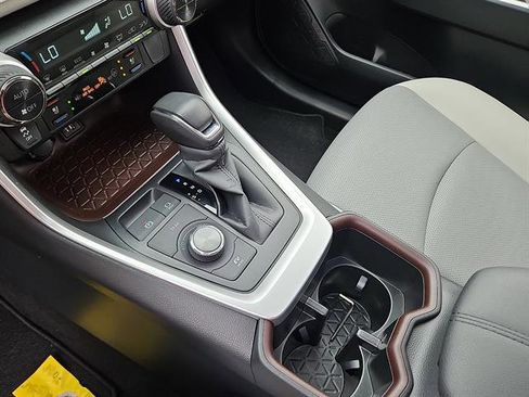 Used 2025 Toyota RAV4 Limited image 20