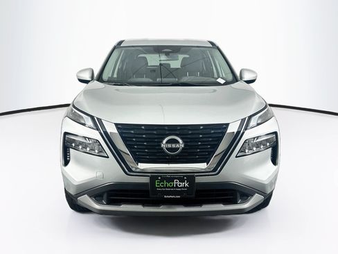 Used 2023 Nissan Rogue SV FWD image 2