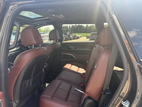 Used 2023 Kia Telluride EX AWD/4WD image 6