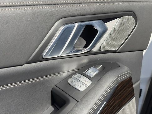 Used 2024 BMW X7 xDrive40i w/ Premium Package image 20