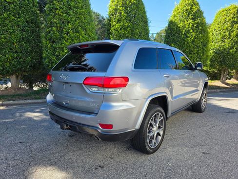 Used 2018 Jeep Grand Cherokee Limited image 5