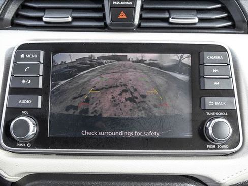 Used 2022 Nissan Versa SV image 16