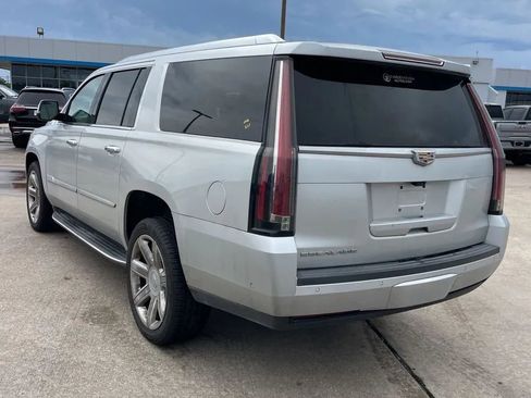 Used 2017 Cadillac Escalade ESV Luxury AWD/4WD image 5