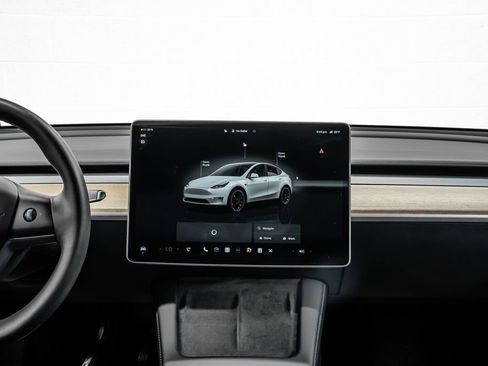 Used 2023 Tesla Model Y Long Range image 15