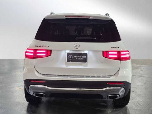 New 2026 Mercedes-Benz GLB 250 4MATIC image 4