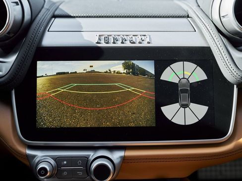 Used 2018 Ferrari GTC4Lusso image 71