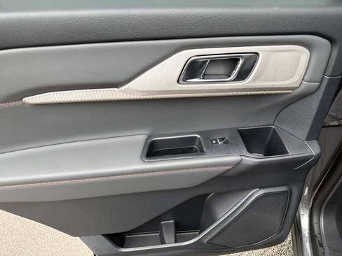 New 2026 Ford Explorer Active RWD image 20