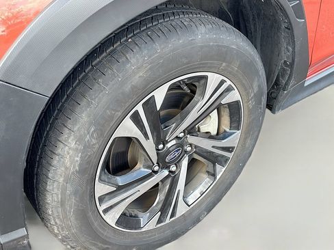 Used 2025 Subaru Crosstrek 2.5i Premium AWD/4WD image 30