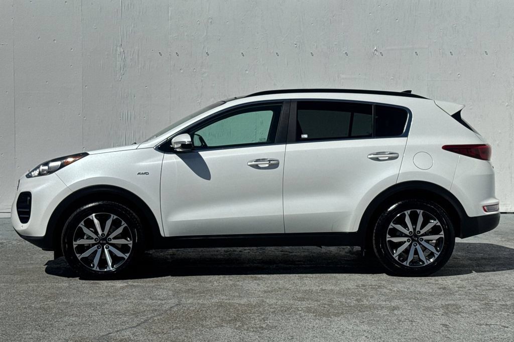 Used 2018 Kia Sportage EX w/ Option Group 040 AWD/4WD image 6