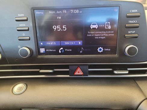Used 2023 Hyundai Elantra SEL w/ Preferred Accessory Package FWD image 25