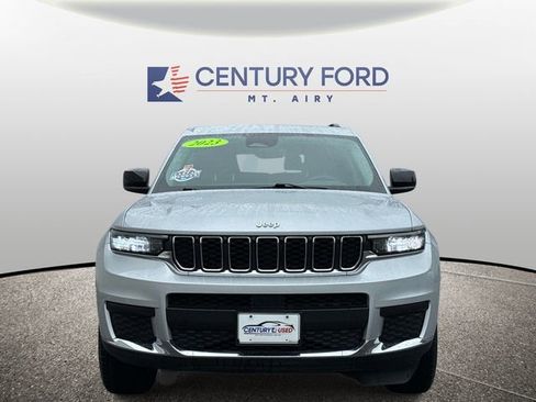 Used 2023 Jeep Grand Cherokee L Laredo RWD image 6