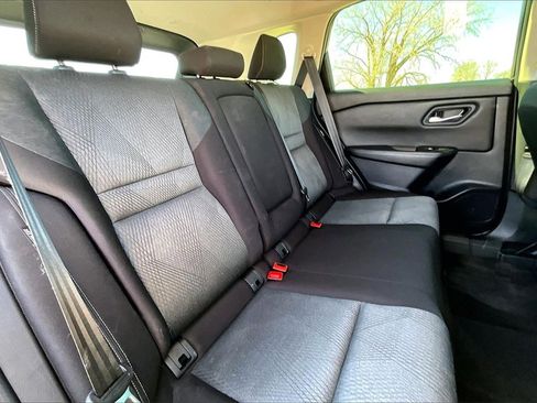 Used 2024 Nissan Rogue SV image 25