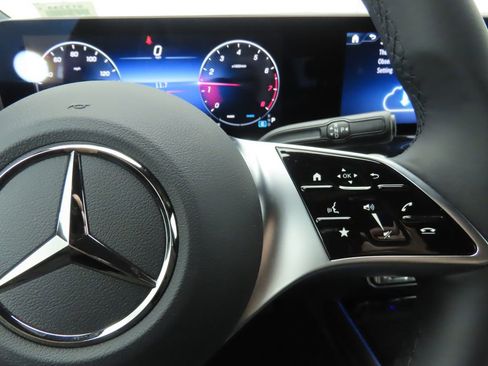 Certified 2025 Mercedes-Benz GLA 250 GLA 250 image 12