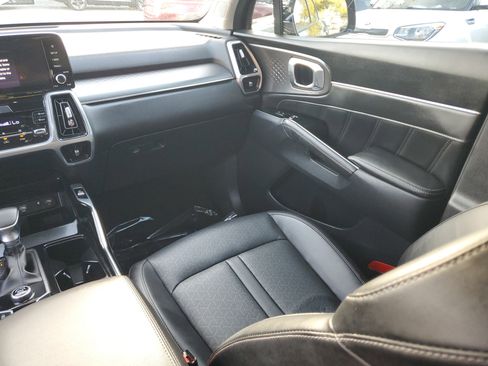 Used 2023 Kia Sorento SX image 14