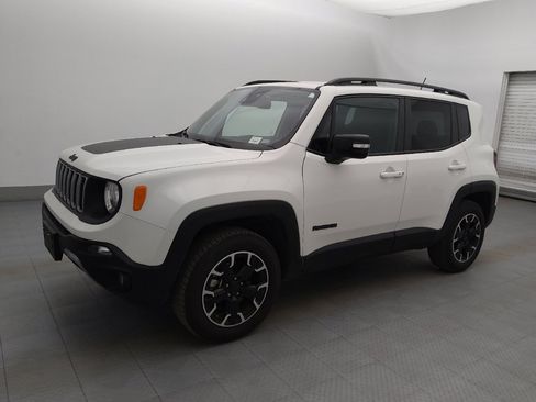 Used 2023 Jeep Renegade Latitude image 2