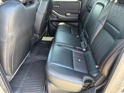 Used 2023 Nissan Frontier PRO-4X w/ Pro-4X Premium Package AWD/4WD image 11