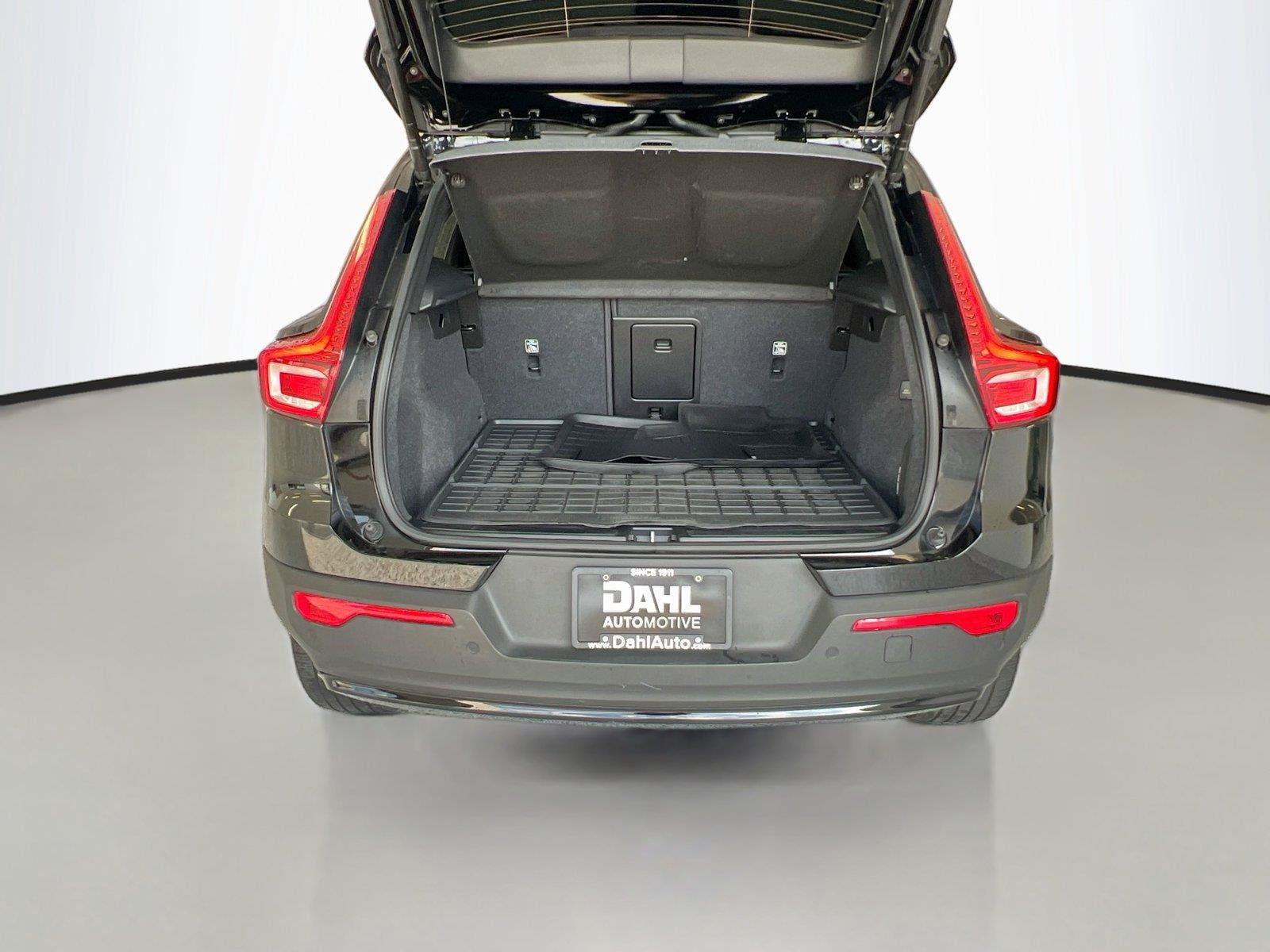 Used 2023 Volvo XC40 B5 Ultimate w/ Protection Package Premier AWD/4WD image 26