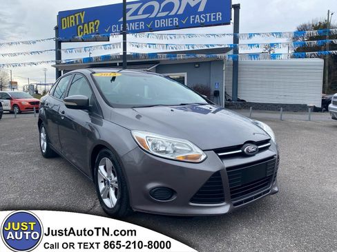 Used 2013 Ford Focus SE FWD image 1