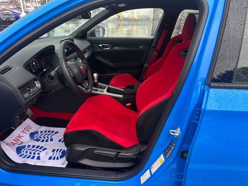 Used 2023 Honda Civic Type R image 9