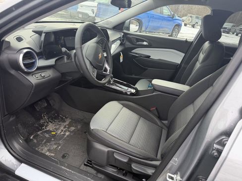 New 2026 Chevrolet Trax LT w/ Driver Confidence Package image 11