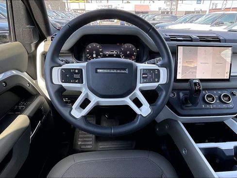 Used 2025 Land Rover Defender 90 X-Dynamic SE AWD/4WD image 5