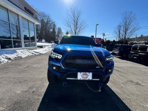 Used 2017 Toyota Tacoma TRD Off-Road w/ Tow Package image 4