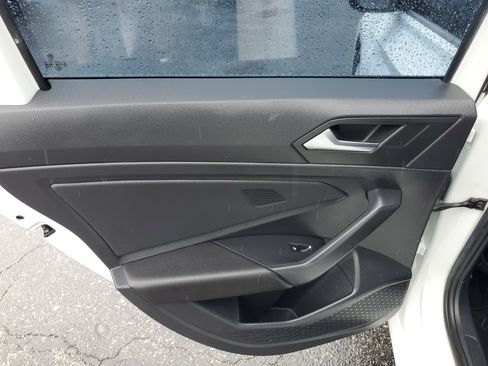 Used 2019 Volkswagen Jetta S image 17