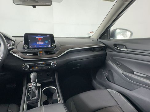 Used 2024 Nissan Altima 2.5 SV image 27