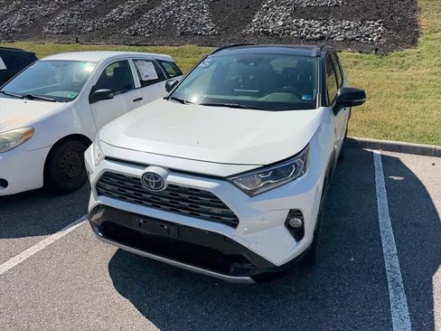 Used 2019 Toyota RAV4 XSE AWD/4WD image 6