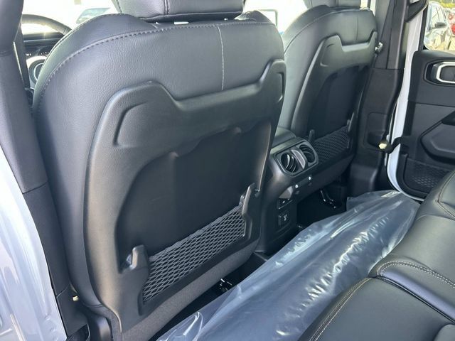 New 2027 Jeep Wrangler Unlimited Sahara AWD/4WD image 20