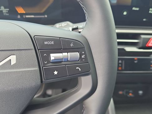New 2026 Kia Sportage LX FWD image 30