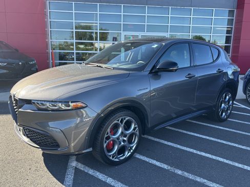 Certified 2024 Alfa Romeo Tonale Ti AWD/4WD image 3