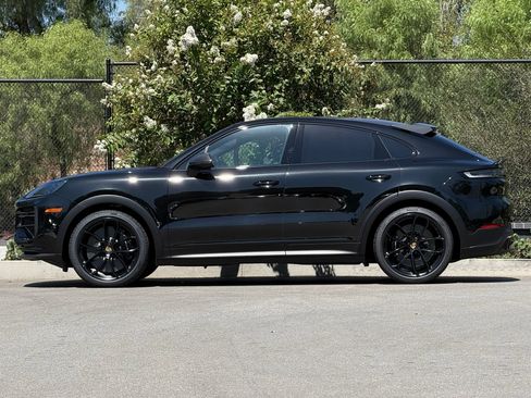 Certified 2024 Porsche Cayenne Turbo GT AWD/4WD image 2