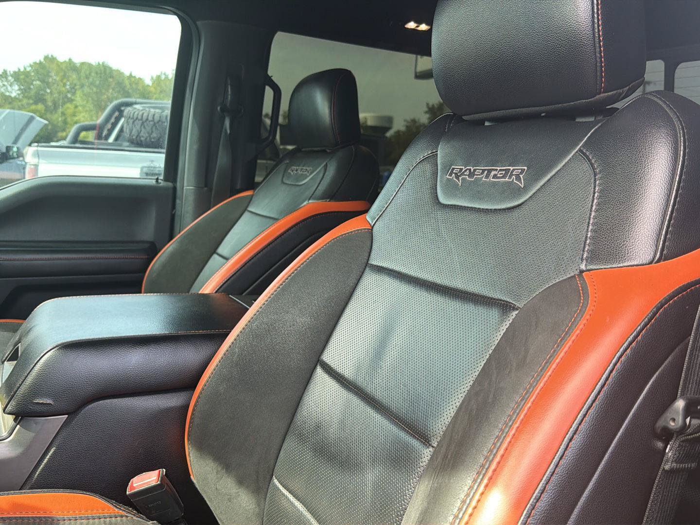 Used 2018 Ford F150 Raptor w/ Equipment Group 802A Luxury AWD/4WD image 21