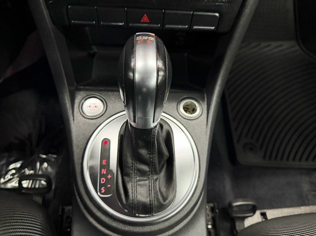 Used 2013 Volkswagen Beetle TDI FWD image 24