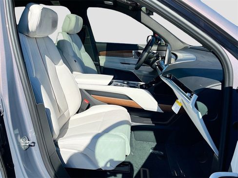 New 2026 Cadillac Vistiq Luxury image 29