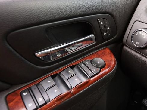 Used 2012 Chevrolet Tahoe LT w/ Luxury Package AWD/4WD image 22