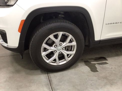 Used 2022 Jeep Grand Cherokee L Limited AWD/4WD image 8