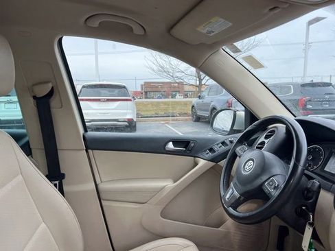 Used 2011 Volkswagen Tiguan 2WD image 30
